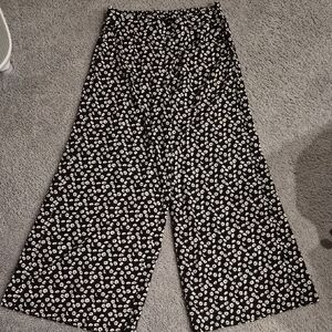 Torrid Black and White Floral Wide-Leg Pants